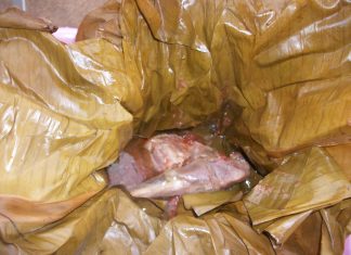 Easy Recipe on How To Prepare a Uganda Traditional Chicken Luwombo How to Prepare Chicken Luwonbo